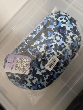 NWT Iris & Rainbow Bag